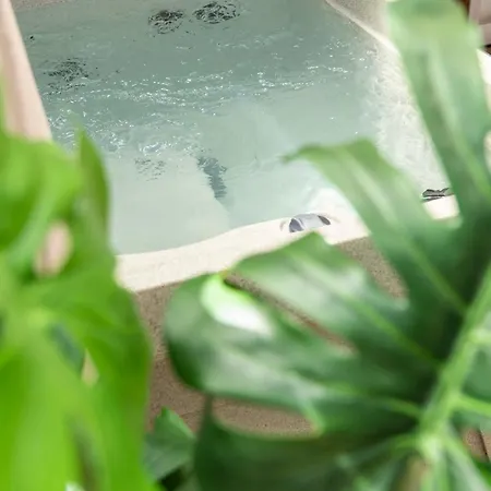 Vinoport Apartmanhaz Апарт-готель Еґер