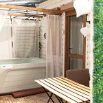 Vinoport Aparthotel