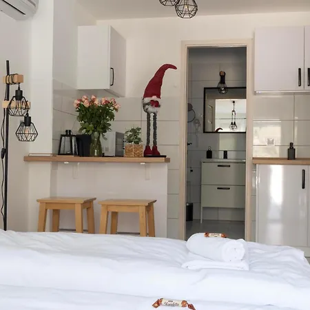 Hotel apartamentowy Vinoport Apartmanhaz Eger