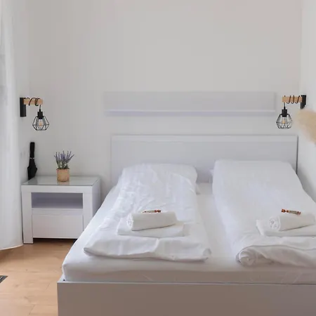 Vinoport Apartmanhaz 3*