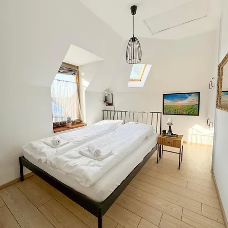 Vinoport Apartmanhaz Aparthotel