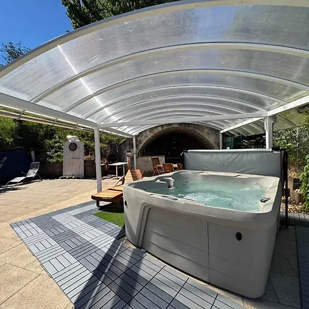 Vinoport Apartmanhaz Aparthotel Eger
