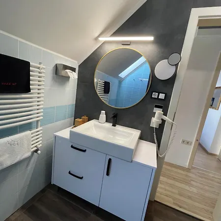 Hotel apartamentowy Vinoport Apartmanhaz Eger